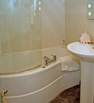 Cleveley Mere Luxury Waterside Lodges Scorton  Exterior photo